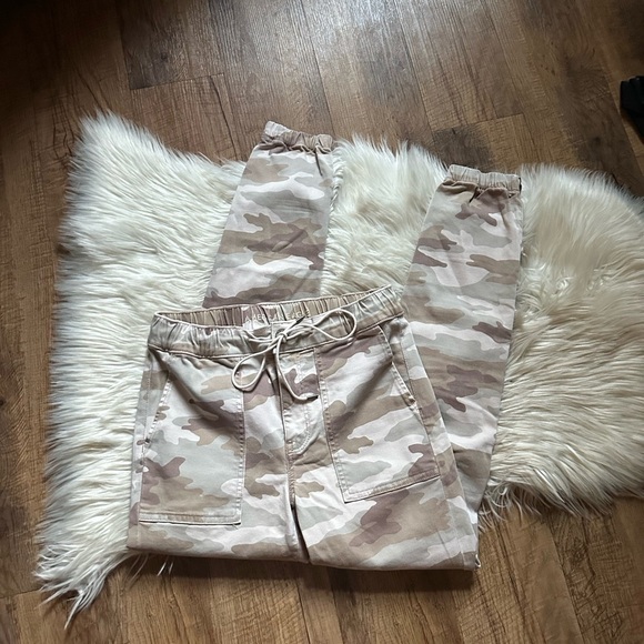 AMERICAN EAGLE Camo High-Waisted Jegging Jogger - Picture 2 of 5